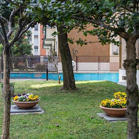 Milano City Apartments - Parking And Comfort - Spacious Apt Up To 8 Pax Bagian luar foto