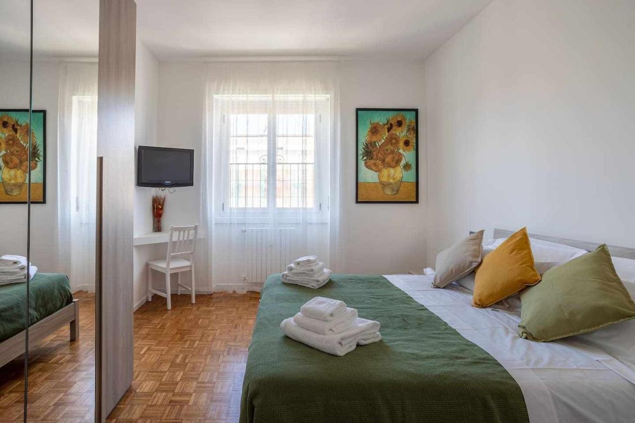 Milano City Apartments - Parking And Comfort - Spacious Apt Up To 8 Pax Bagian luar foto